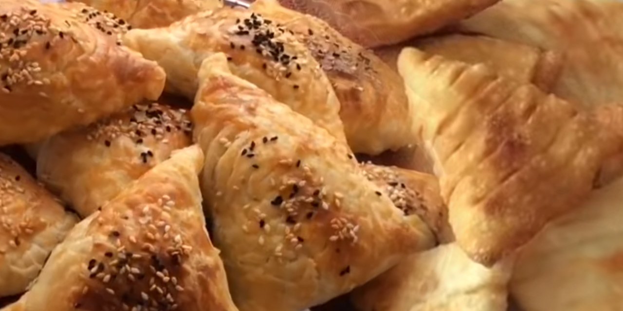 Kırgız Mutfağından Börek Severlere Lokum Gibi Yumuşacık Kıymalı Samsa