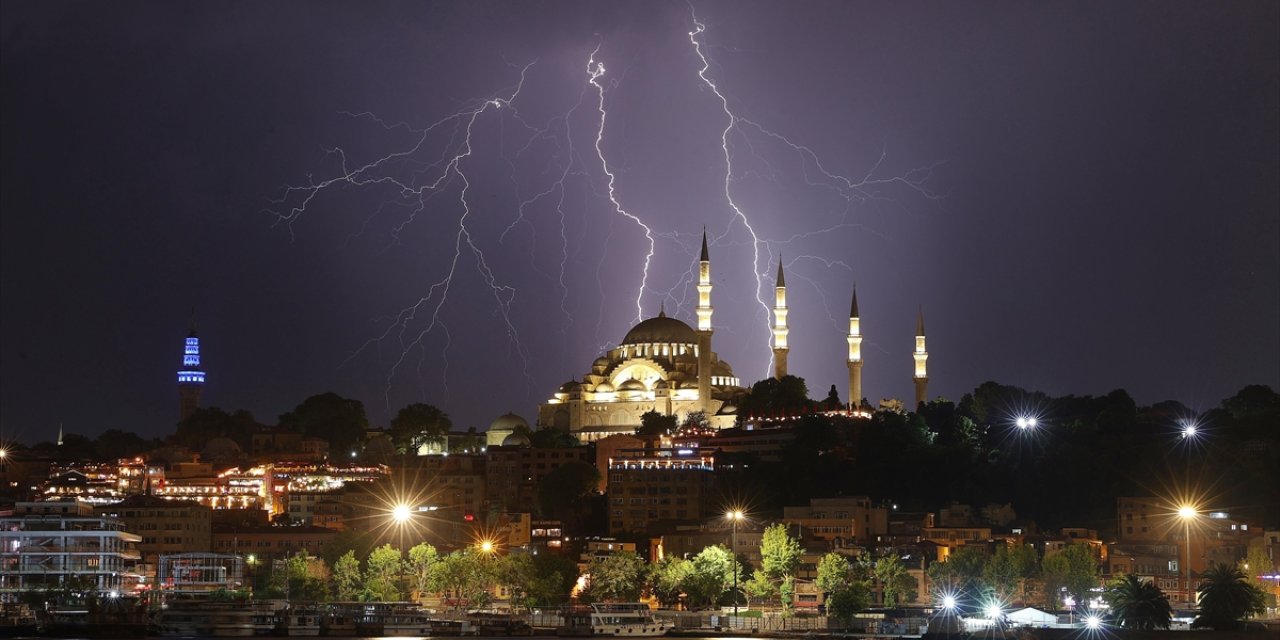 Bir Uyarı da İstanbul Valiliğinden! Kuvvetli ve Gök Gürültülü Sağanak Geliyor